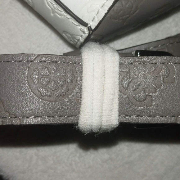 SEXY GUESS ILENIA POCKET CROSSBODY PURSE!! - Picture 7 of 8